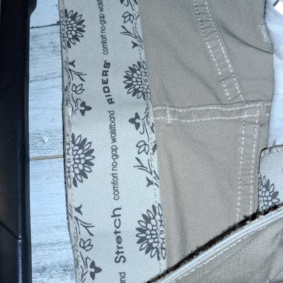 1109 Lee Riders Stretch No-Gap Waistband Pants - Picture 5 of 7